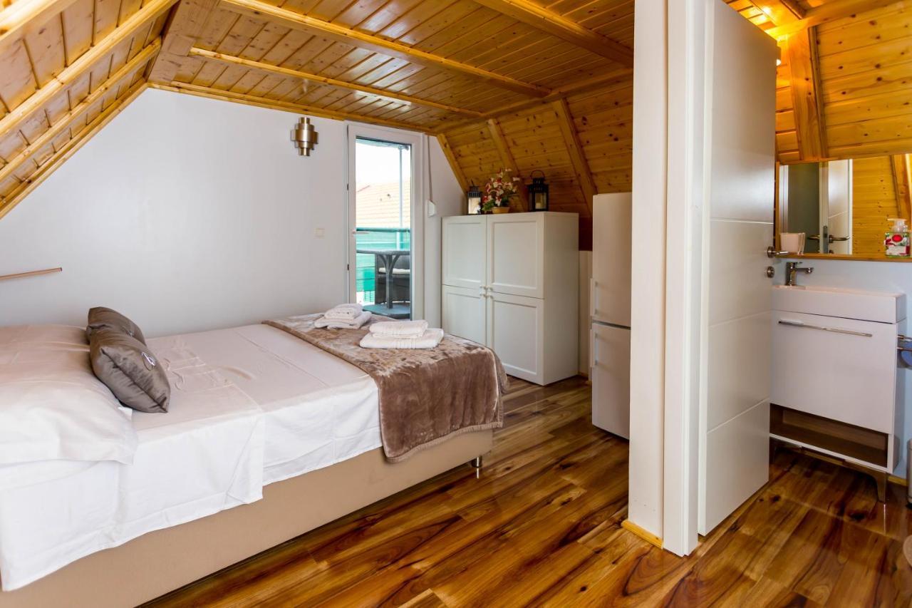 Holiday House Antique Kostanje Экстерьер фото